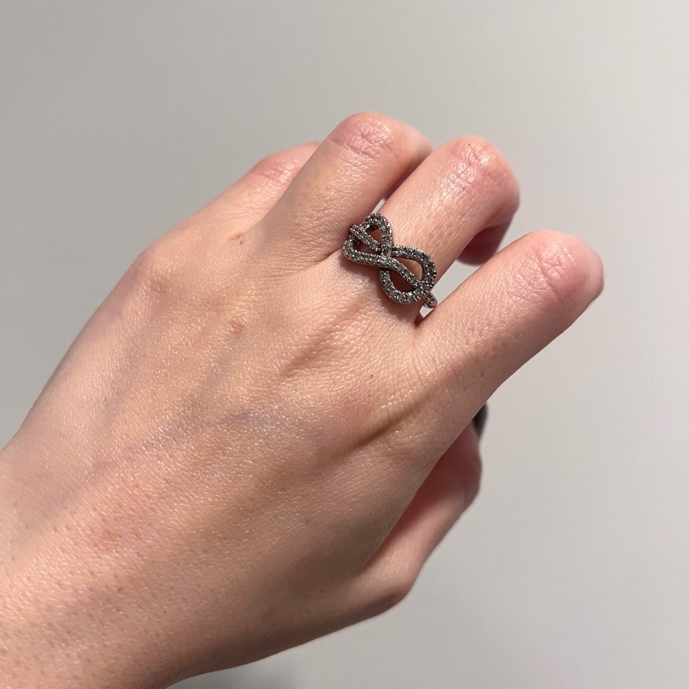 NWT Diamonique Diamonds Infinity Knot Ribbon Ring